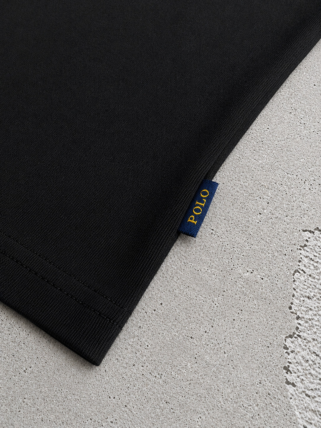 T-SHIRT + SHORTS BLACK