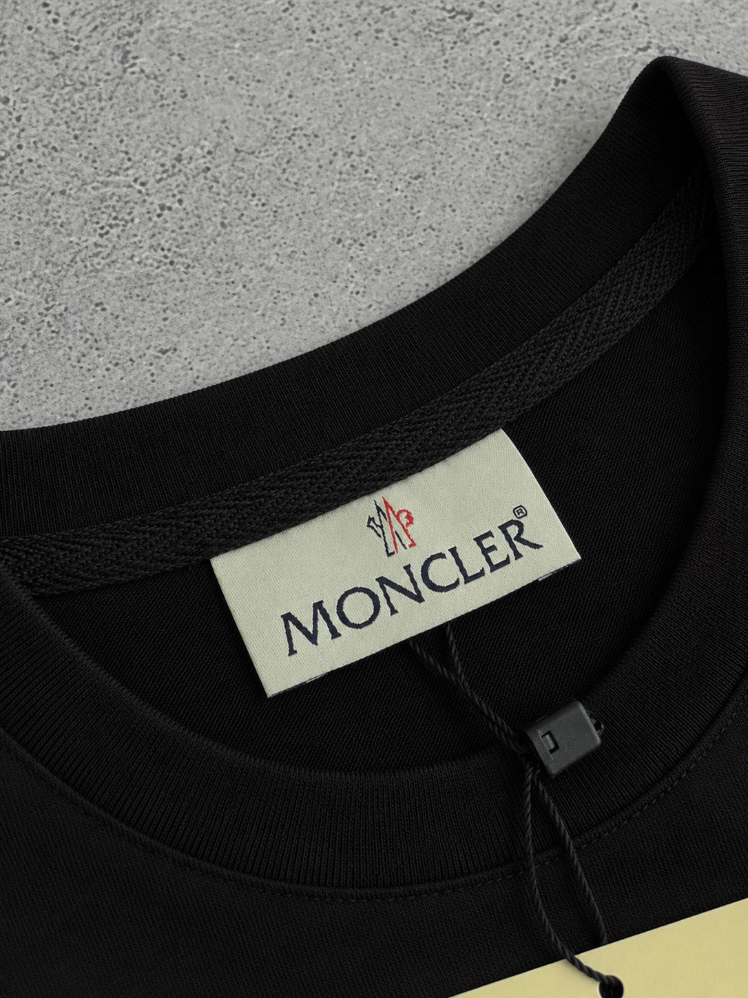 T-SHIRT + SHORTS BLACK