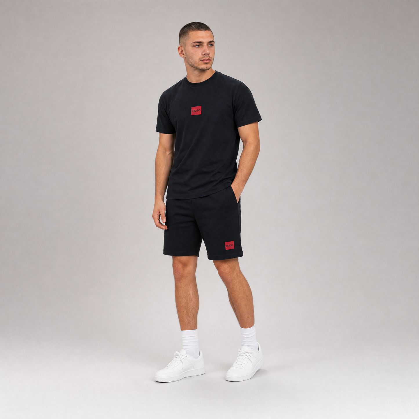 T-SHIRT + SHORTS BLACK