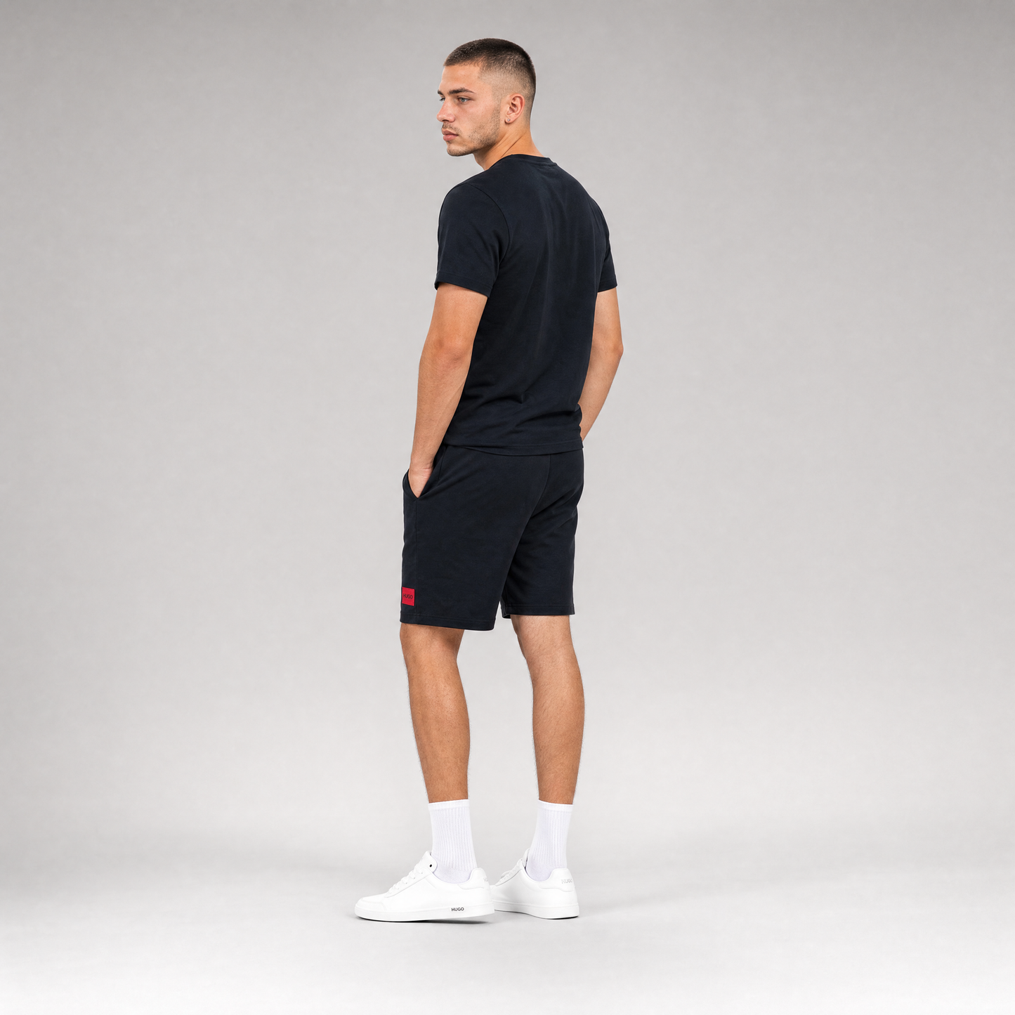 T-SHIRT + SHORTS BLACK