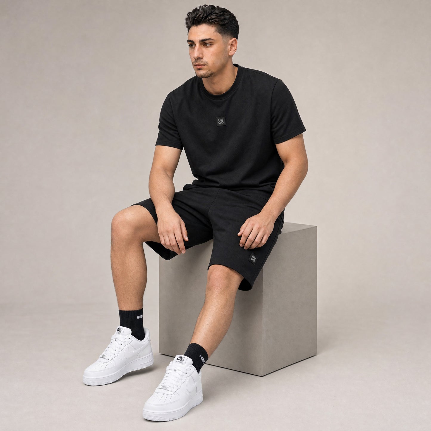 T-SHIRT + SHORTS BLACK