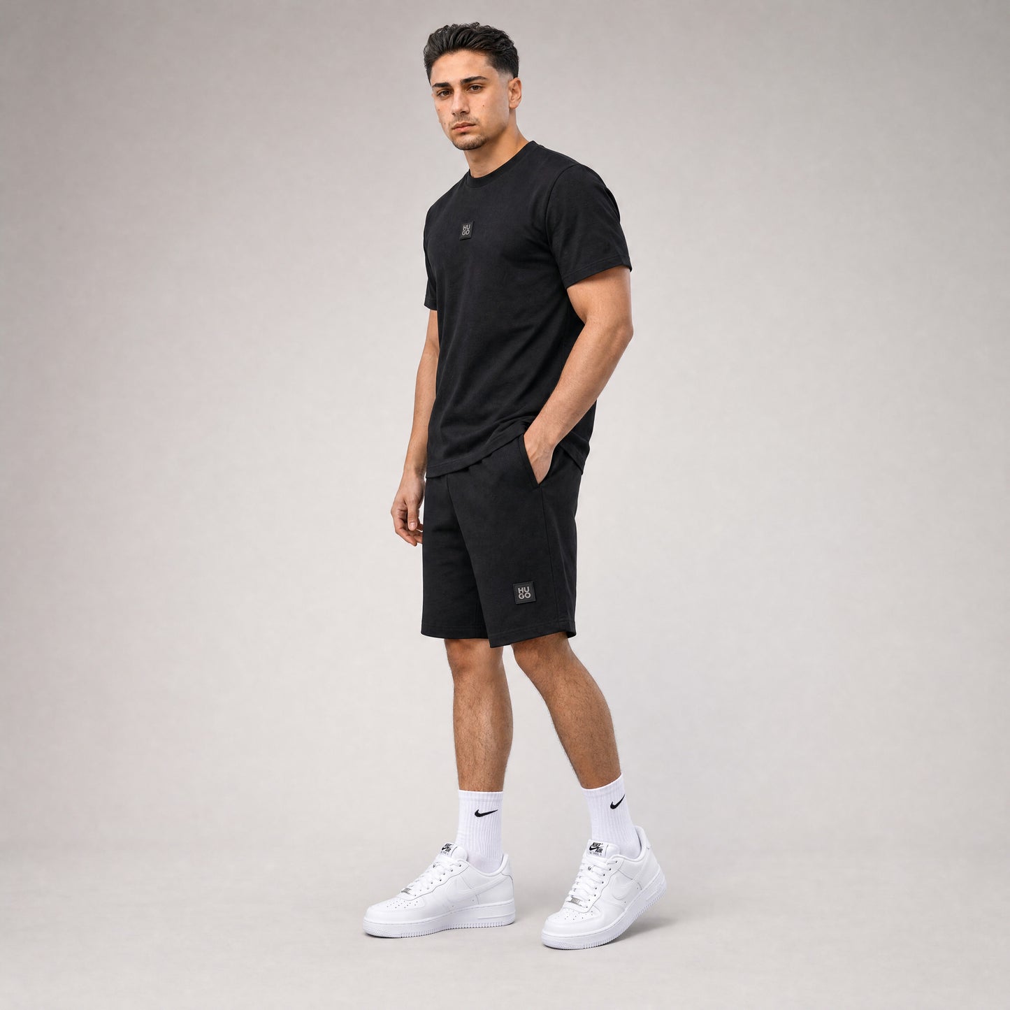 T-SHIRT + SHORTS BLACK